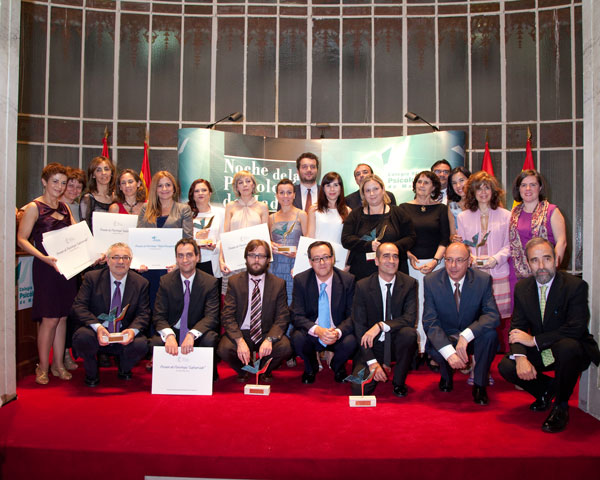 Miembros del grupo ganan el 1º premio y el accésit de la XX edición del Premio de Psicología «Rafael Burgaleta» del COP de Madrid